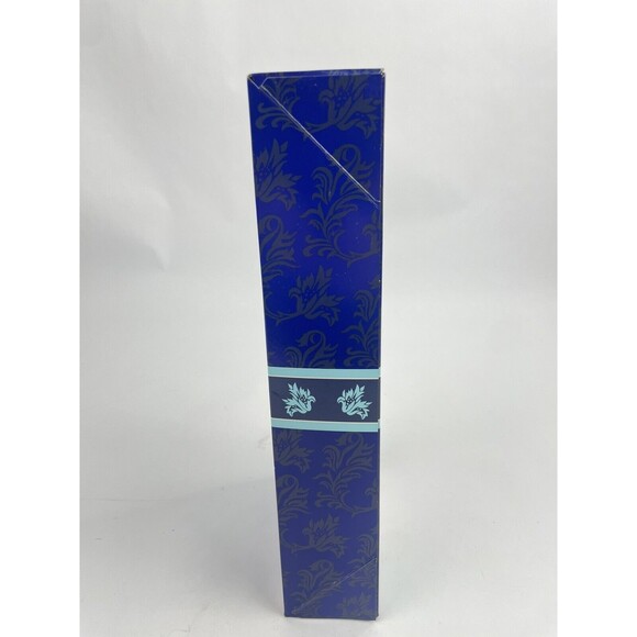 Winter Velvet Barbie Avon Exclusive Special Edition First in Series 1995 - Picture 4 of 8